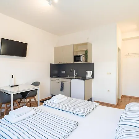 Alps Apartament *